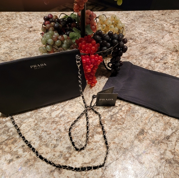 Prada Crossbody/Beauty Bag - Picture 4 of 7